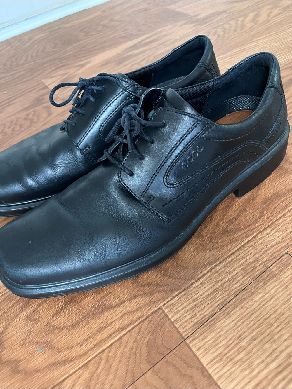 Ecco Black Leather Derby Dress Shoes